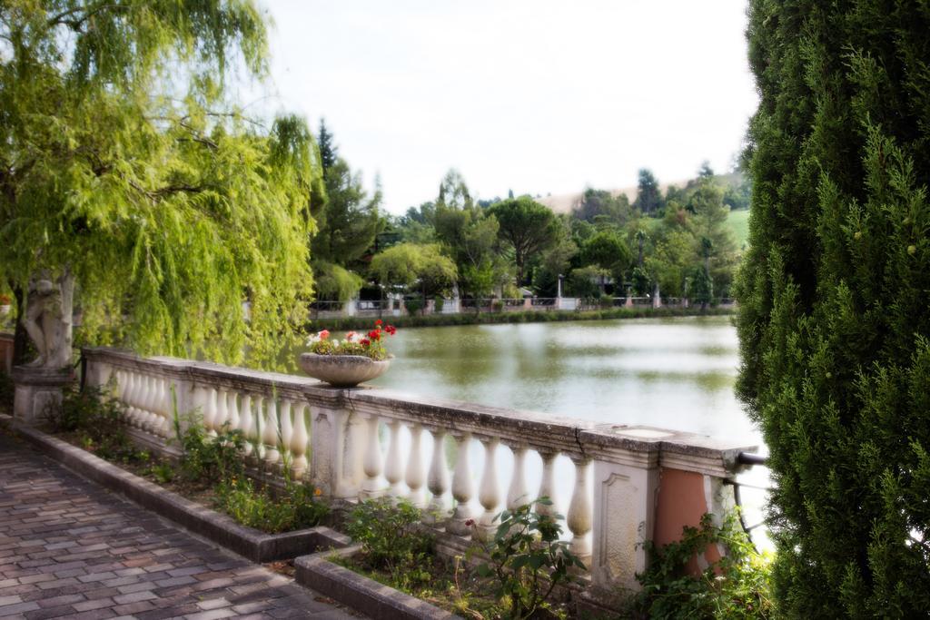 Hotel Villa Leri Monte Colombo Ngoại thất bức ảnh
