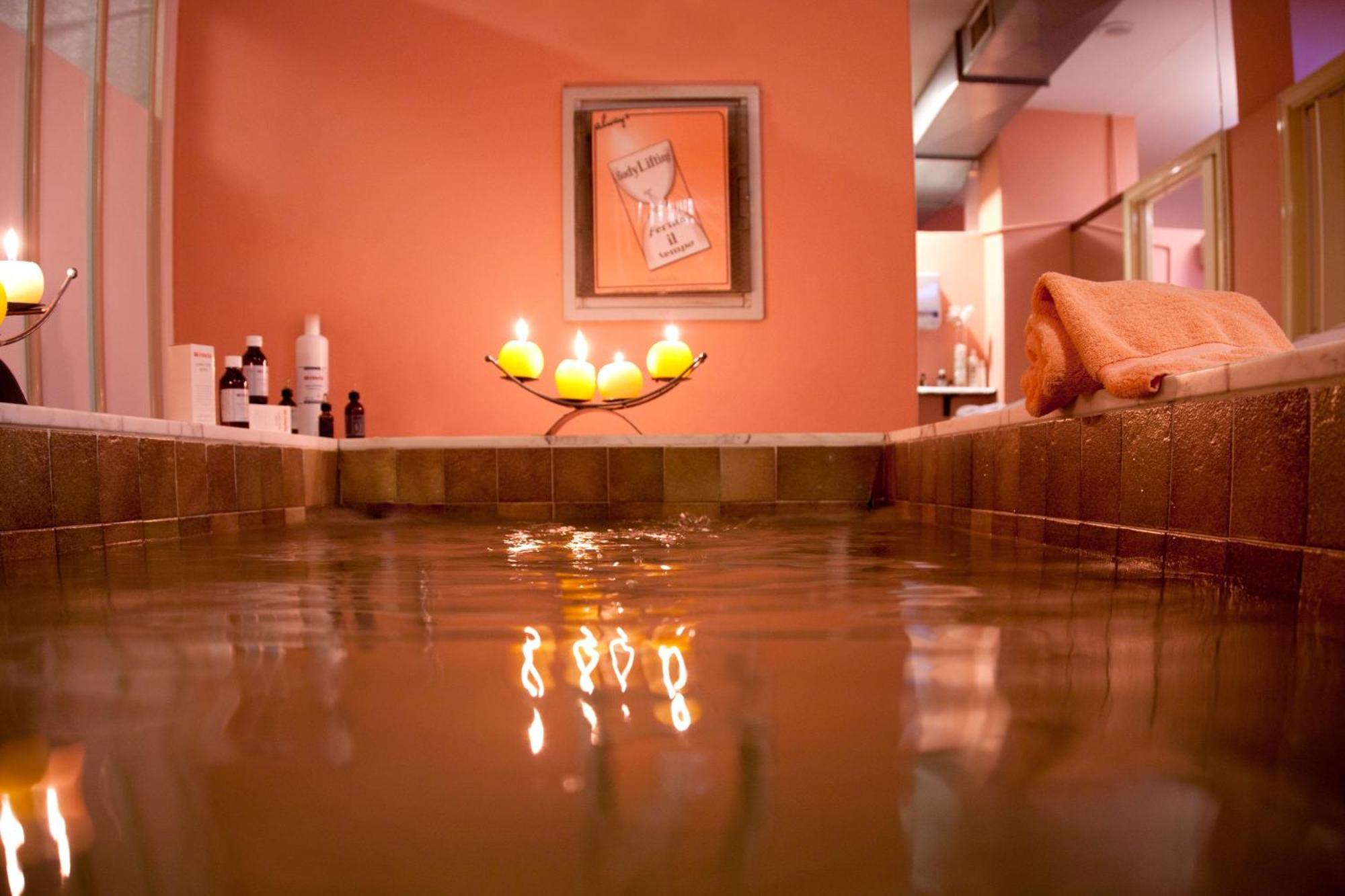 Hotel Villa Leri Monte Colombo Ngoại thất bức ảnh